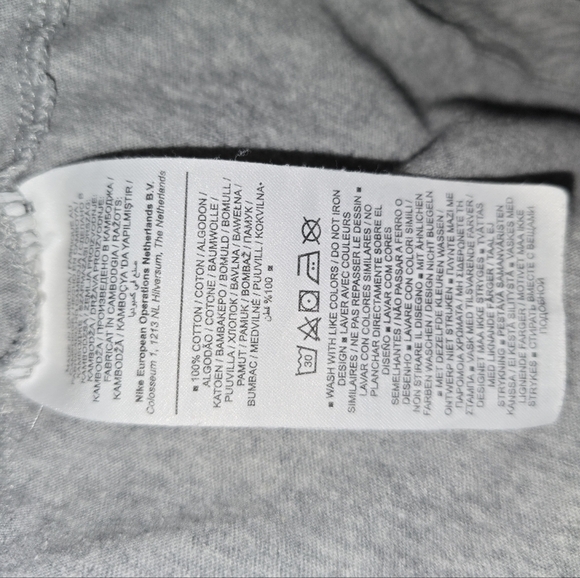 Nike Men’s The Nike Tee Gray Logo T-Shirt Size L - Picture 3 of 3